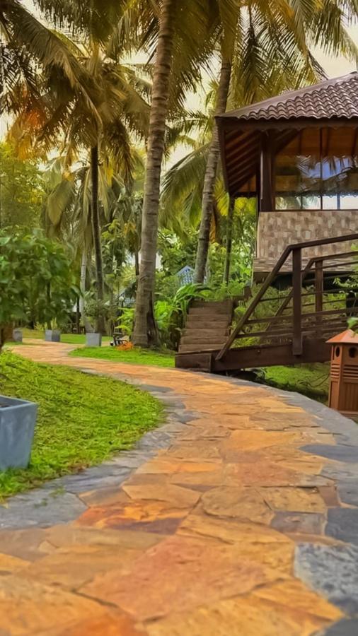 Silver Crown Nature Resort Kombichankulama Buitenkant foto