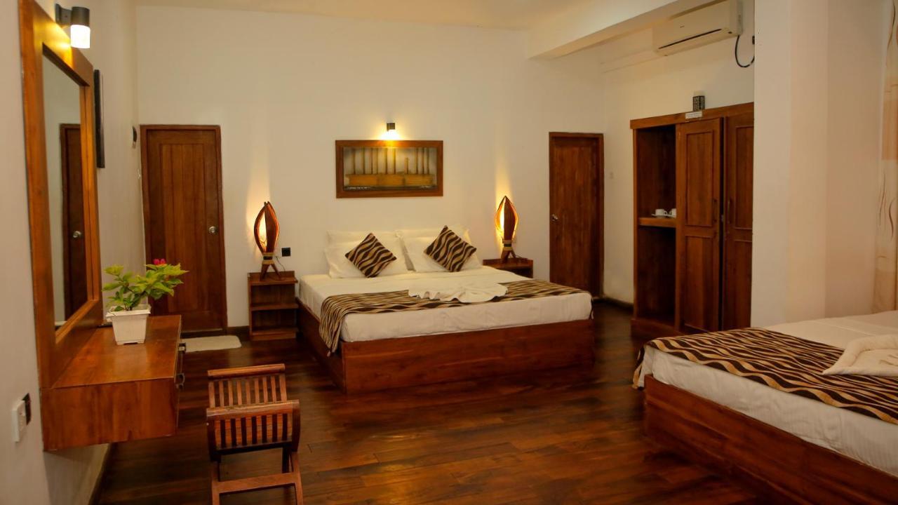 Silver Crown Nature Resort Kombichankulama Buitenkant foto