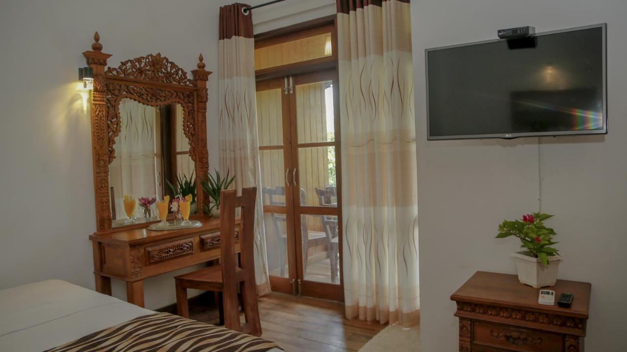 Silver Crown Nature Resort Kombichankulama Buitenkant foto