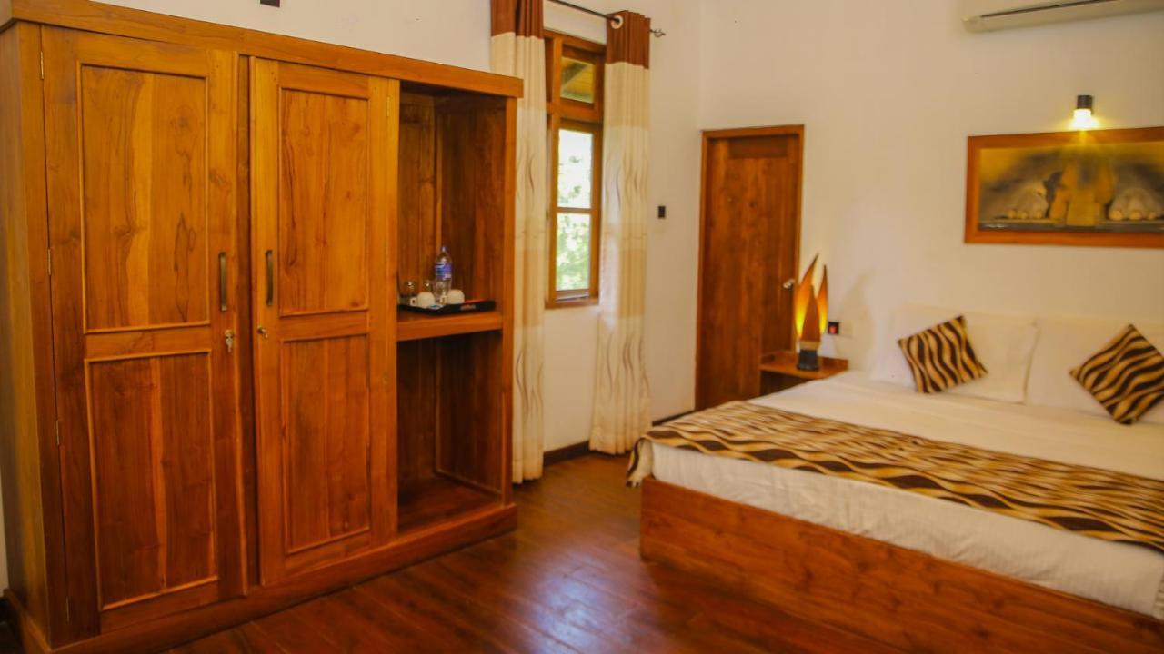 Silver Crown Nature Resort Kombichankulama Buitenkant foto