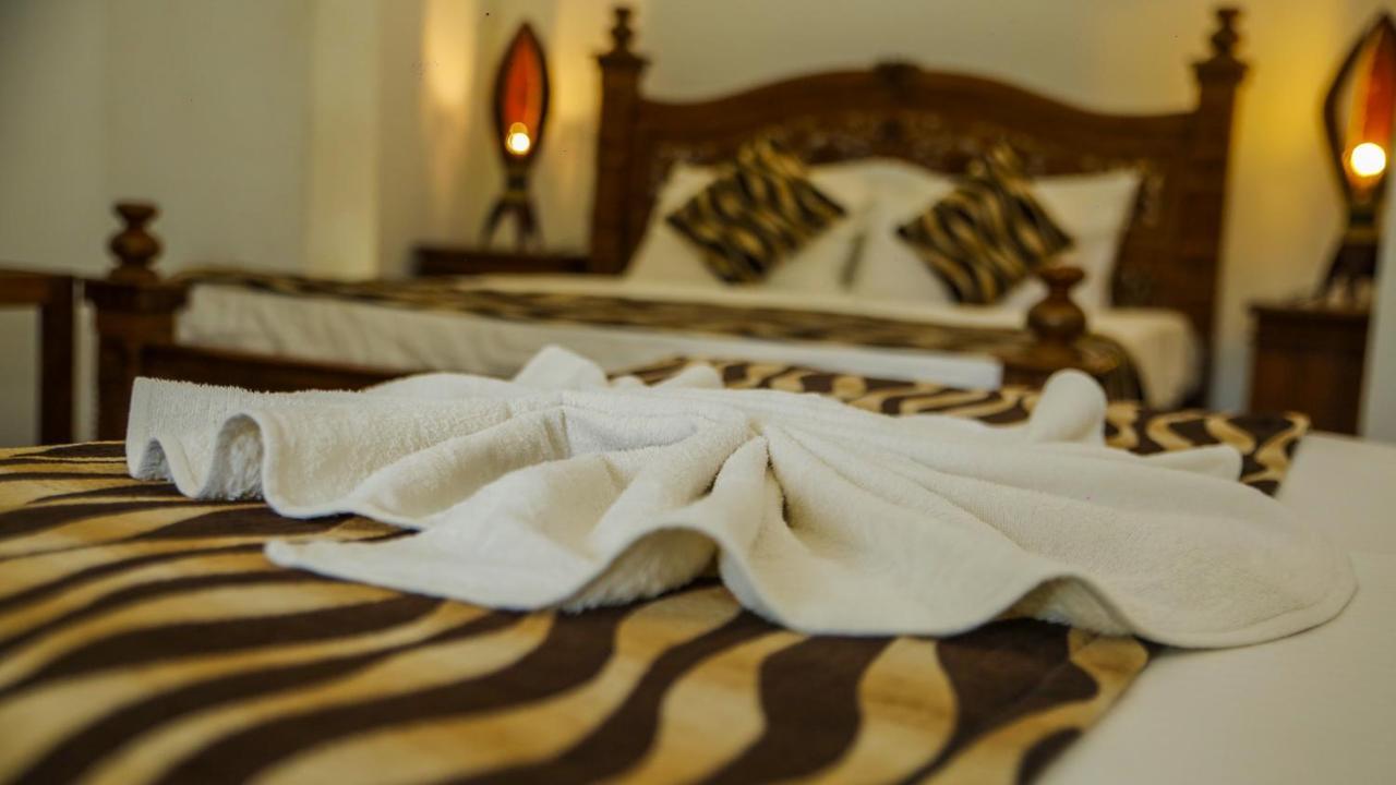 Silver Crown Nature Resort Kombichankulama Buitenkant foto
